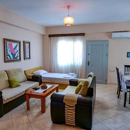 Joyous Apartments Sarandë Exterior foto