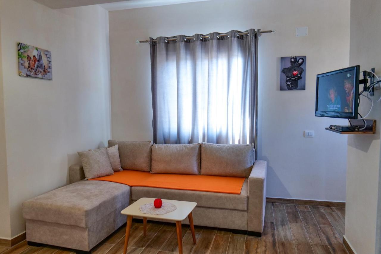Joyous Apartments Sarandë Exterior foto