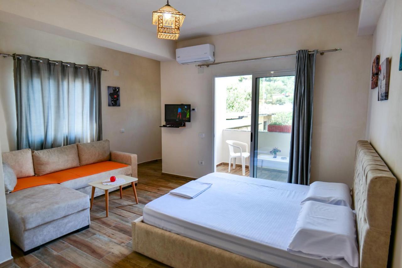Joyous Apartments Sarandë Exterior foto