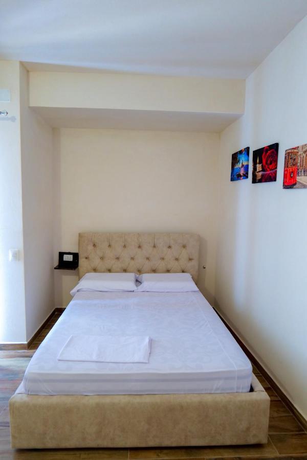 Joyous Apartments Sarandë Exterior foto