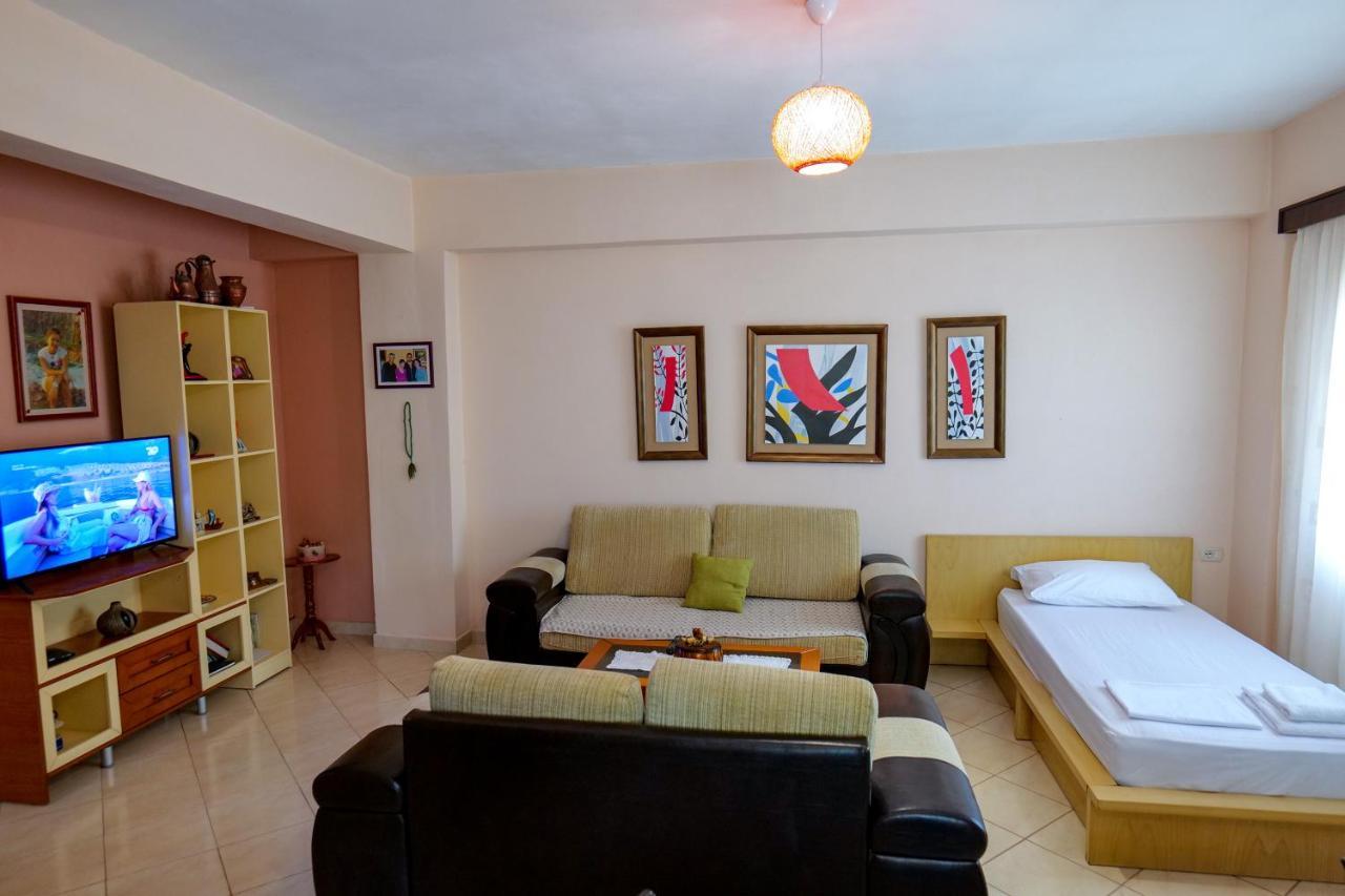 Joyous Apartments Sarandë Exterior foto
