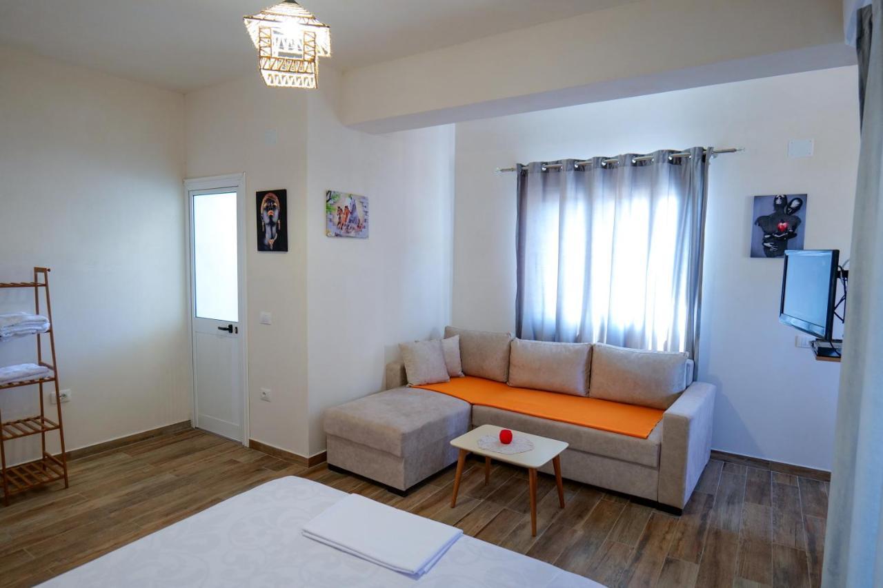Joyous Apartments Sarandë Exterior foto