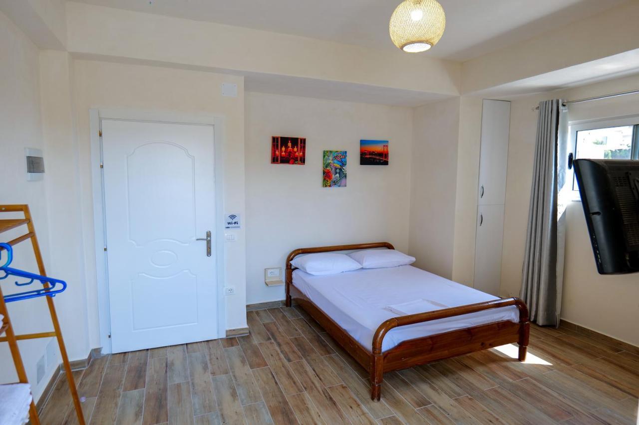 Joyous Apartments Sarandë Exterior foto