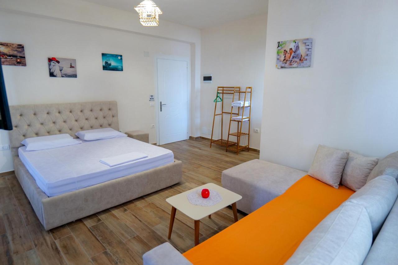 Joyous Apartments Sarandë Exterior foto
